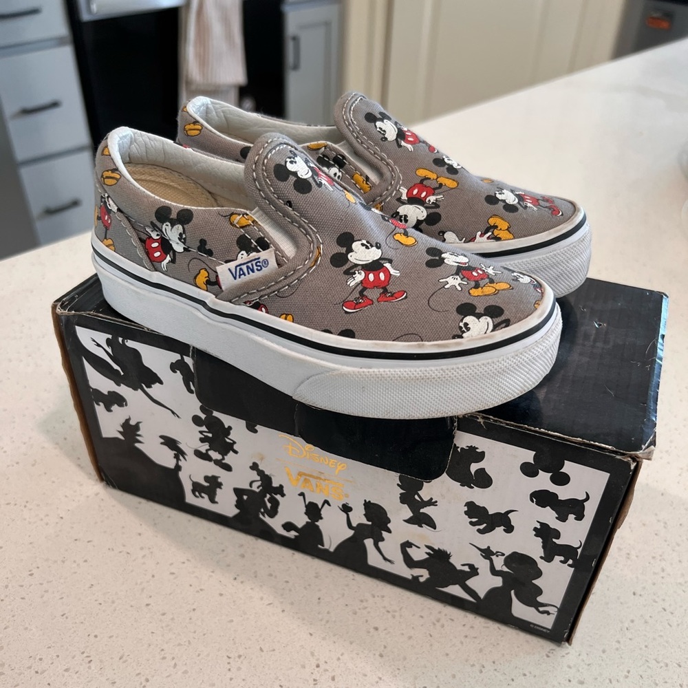 Mickey vans